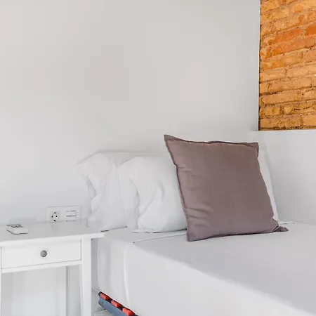 Lodging Modern In Downtown With Lovely Balcony Barcelona